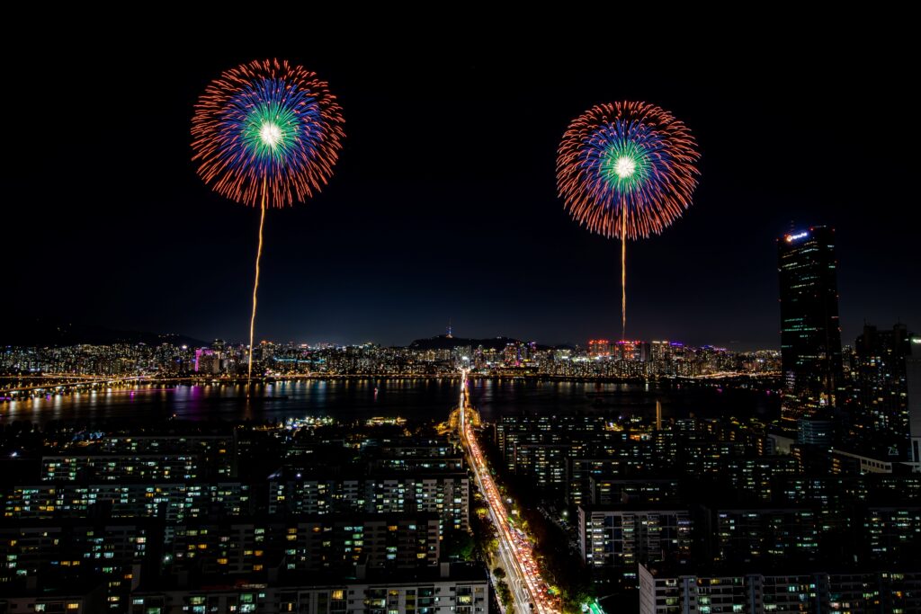 2024년 한화와 함께하는 서울세계불꽃축제에서 선보인 ㈜한화의 불꽃 (한화 공식 홈페이지)