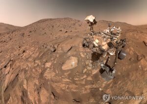 NASA 화성 탐사 로버 퍼서비어런스가 찍은 사진 (로이터 연합뉴스)