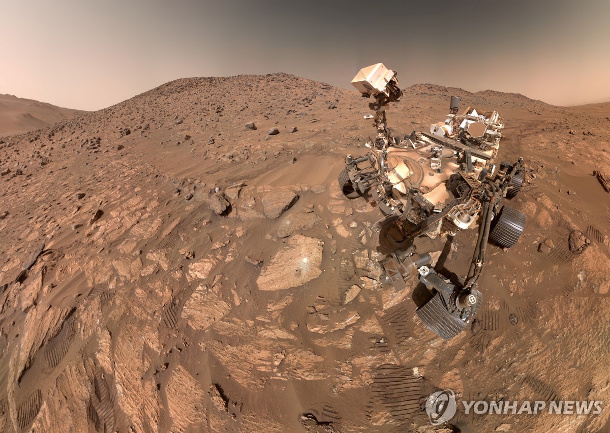 NASA 화성 탐사 로버 퍼서비어런스가 찍은 사진 (로이터 연합뉴스)