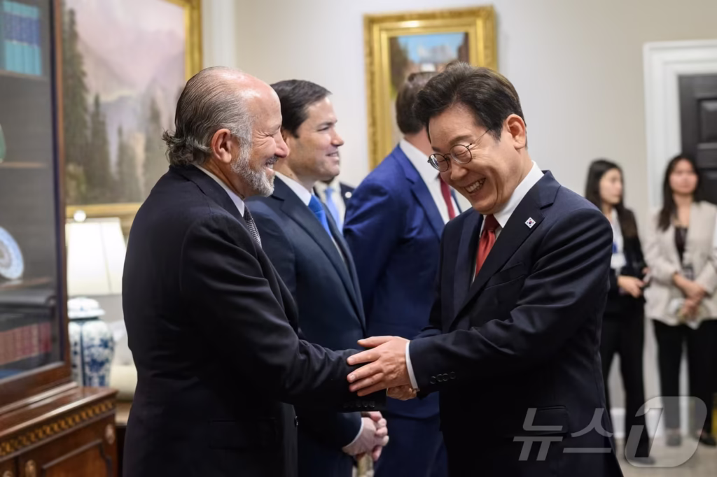 하워드 러트닉 미국 상무장관과 이재명 대통령 (미 백악관 제공, 뉴스1)